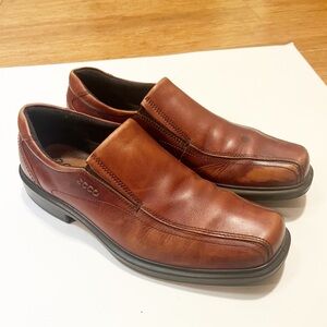 ECCO Helsinki-Style Leather Slip-On Dress Shoes Brown | Men’s 11.5